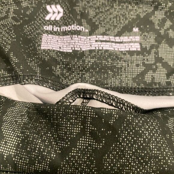 all in motion Women’s snake print athletic leggings 7/8 length | size M - Picture 3 of 4